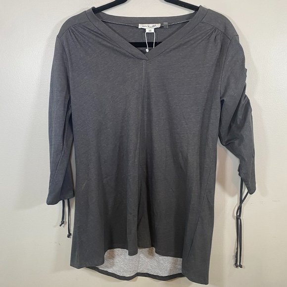 NWT Simply Noelle X's and O's Top - Picture 3 of 7